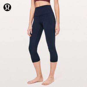 Navy Lululemon high waisted crop leggings